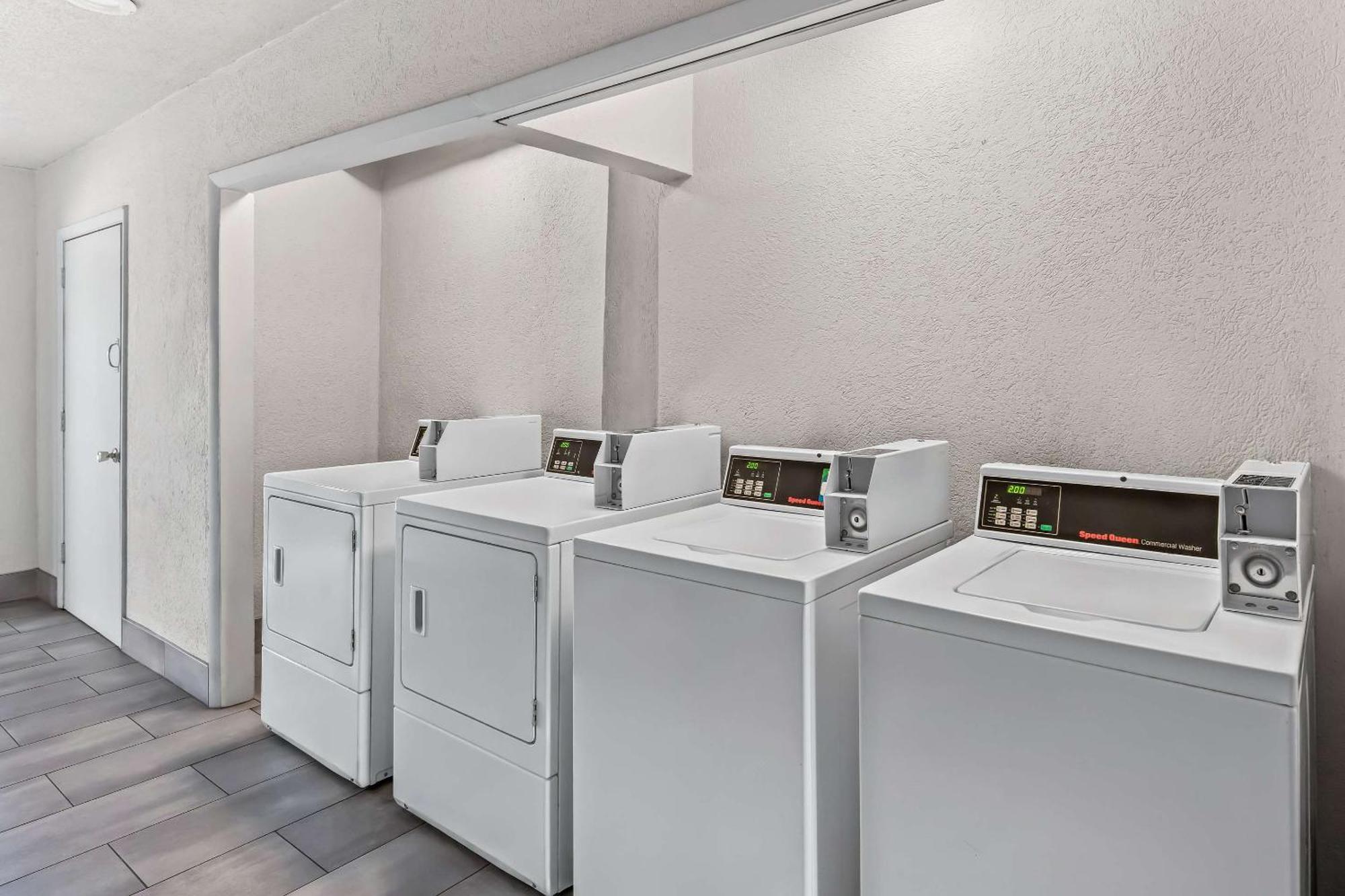 Motel 6 Lester - Philadelphia Airport Zewnętrze zdjęcie